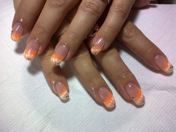 simple nail art designs for short nails. Painted nails can look great